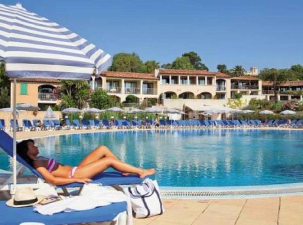 Chez Adriana Studio Vue Mer Avec Piscine Гримо Екстериор снимка