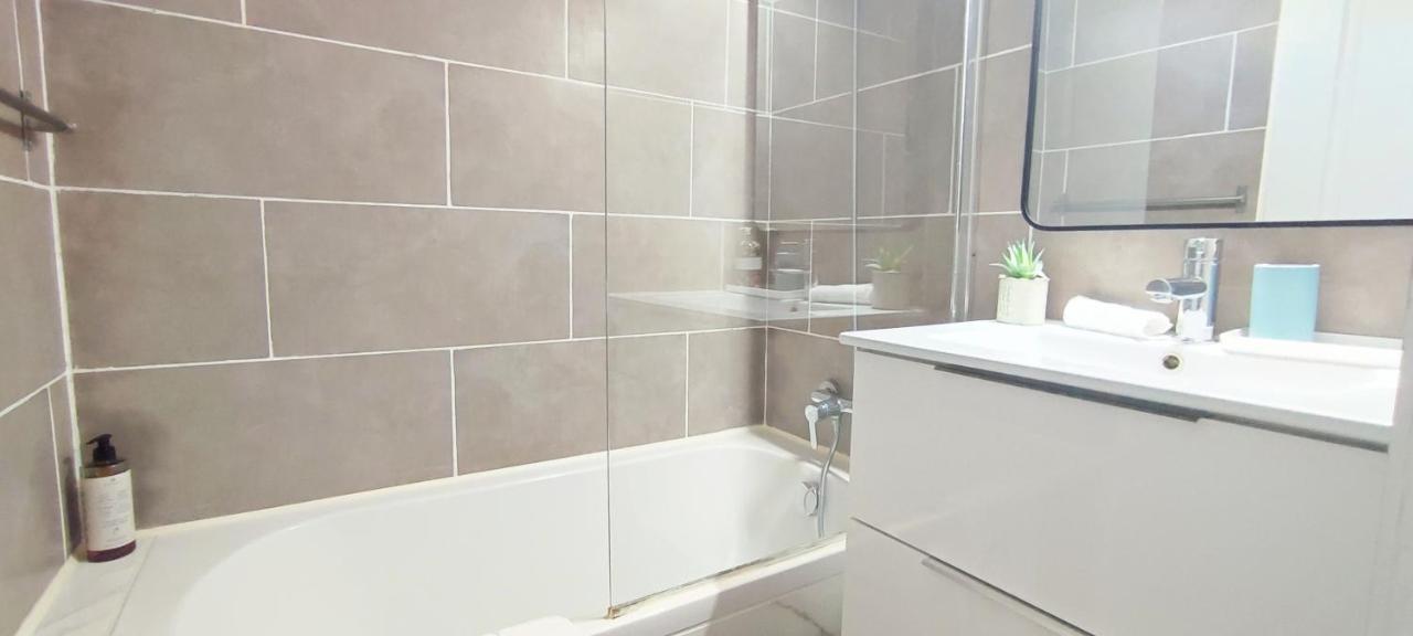 Chez Adriana Studio Vue Mer Avec Piscine Гримо Екстериор снимка